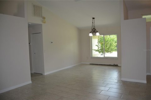 Villa ou maison à vendre à North Port, Floride: 3 chambres, 184.97 m2 № 2150859 - photo 7