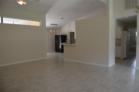 Villa ou maison à vendre à North Port, Floride: 3 chambres, 184.97 m2 № 2150859 - photo 6