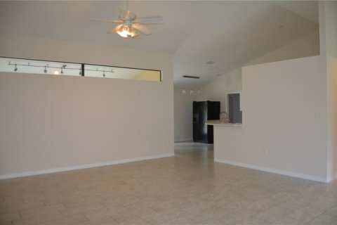 Villa ou maison à vendre à North Port, Floride: 3 chambres, 184.97 m2 № 2150859 - photo 12