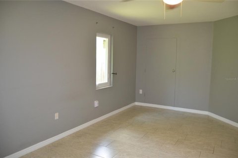 Villa ou maison à vendre à North Port, Floride: 3 chambres, 184.97 m2 № 2150859 - photo 17