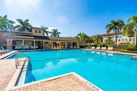 Condo in Pembroke Pines, Florida, 3 bedrooms  № 1892986 - photo 30