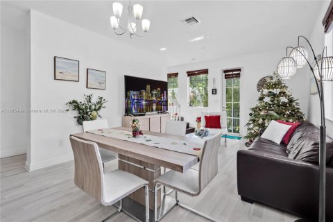 Condo in Pembroke Pines, Florida, 3 bedrooms  № 1892986 - photo 7