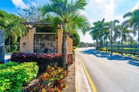 Condo in Pembroke Pines, Florida, 3 bedrooms  № 1892986 - photo 2