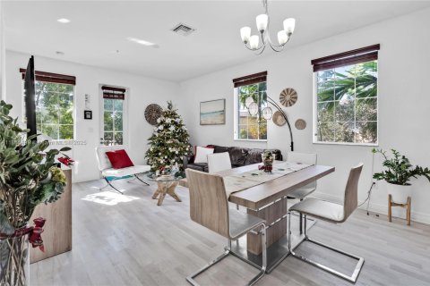 Condo in Pembroke Pines, Florida, 3 bedrooms  № 1892986 - photo 11