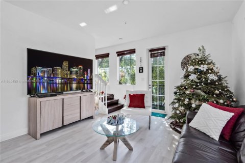 Condo in Pembroke Pines, Florida, 3 bedrooms  № 1892986 - photo 10