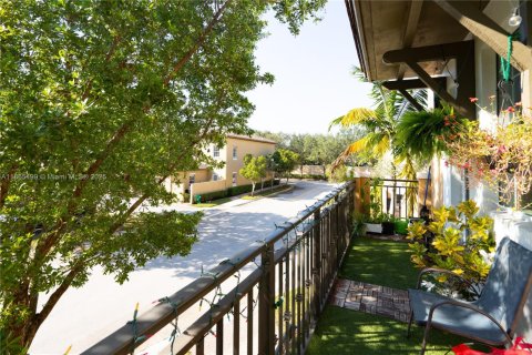 Condo in Pembroke Pines, Florida, 3 bedrooms  № 1892986 - photo 12