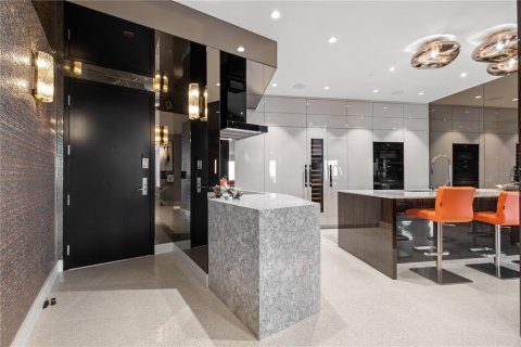 Condominio en venta en Orlando, Florida, 2 dormitorios, 239.22 m2 № 1719535 - foto 3