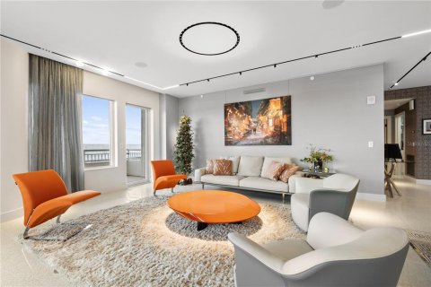 Condominio en venta en Orlando, Florida, 2 dormitorios, 239.22 m2 № 1719535 - foto 19