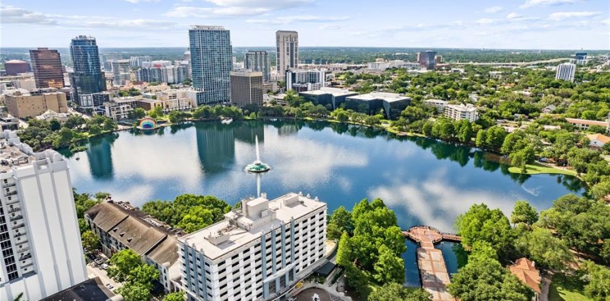 Condominio en Orlando, Florida, 2 dormitorios  № 1719535