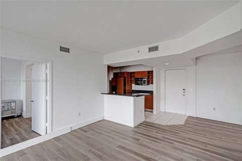 Condo in Aventura, Florida, 2 bedrooms  № 1928630 - photo 14