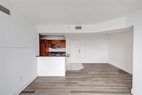 Condo in Aventura, Florida, 2 bedrooms  № 1928630 - photo 13