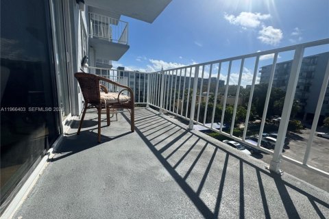 Купить кондоминиум в Норт-Майами, Флорида 3 спальни, 123.75м2, № 2027995 - фото 16