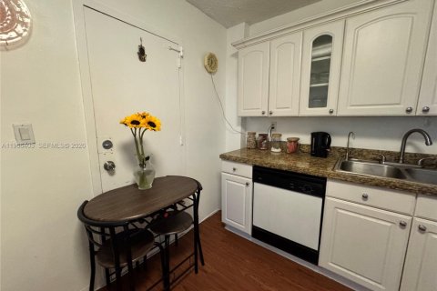 Купить кондоминиум в Норт-Майами, Флорида 3 спальни, 123.75м2, № 2027995 - фото 7