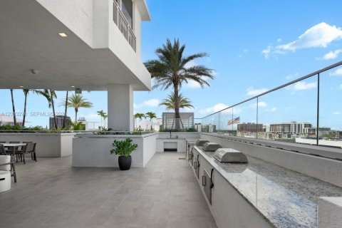 Apartment in Miami, Florida 1 bedroom, 65.96 sq.m. № 2077989 - photo 13