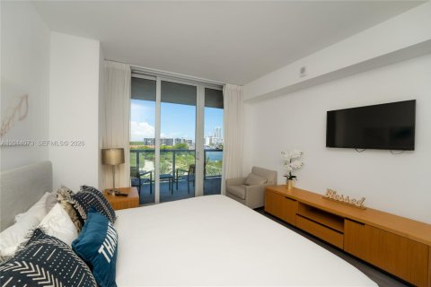 Condo in Hallandale Beach, Florida, 2 bedrooms № 2076392 - photo 27