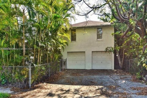 House in Miami, Florida 4 bedrooms, 280.19 sq.m. № 1888983 - photo 20