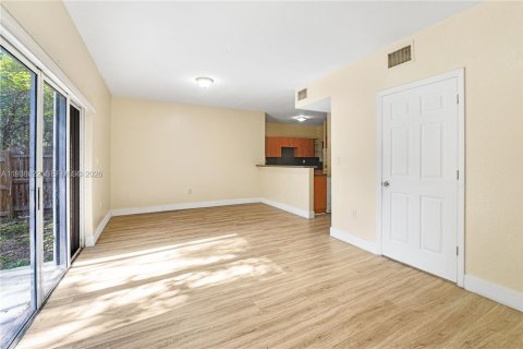 Adosado en venta en Florida City, Florida, 4 dormitorios, 167.13 m2 № 1996315 - foto 2