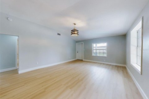 Villa ou maison à vendre à New Smyrna Beach, Floride: 3 chambres, 125.7 m2 № 2092097 - photo 4