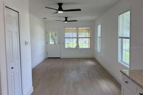 House in Gibsonton, Florida 3 bedrooms, 102.56 sq.m. № 2318361 - photo 9