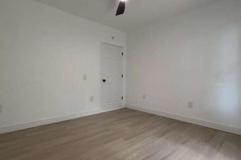 House in Gibsonton, Florida 3 bedrooms, 102.56 sq.m. № 2318361 - photo 19