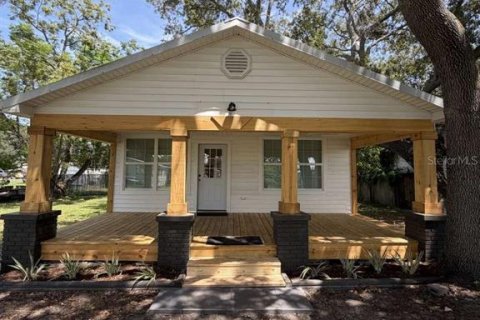 House in Gibsonton, Florida 3 bedrooms, 102.56 sq.m. № 2318361