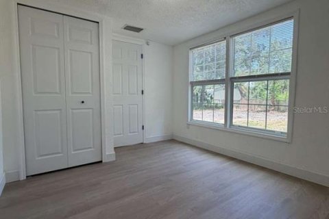 House in Gibsonton, Florida 3 bedrooms, 102.56 sq.m. № 2318361 - photo 21