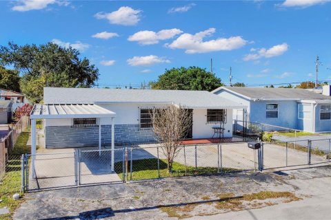 Купить виллу или дом в Форт-Лодердейл, Флорида 3 спальни, 99.22м2, № 2007616 - фото 7