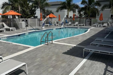 Townhouse in Coral Springs, Florida 3 bedrooms, 124.86 sq.m. № 1927494 - photo 24