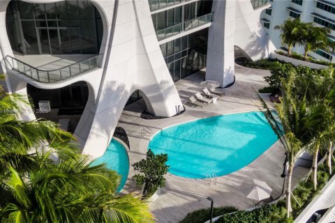 Condominio en venta en Miami, Florida, 5 dormitorios, 967.21 m2 № 2016816 - foto 24