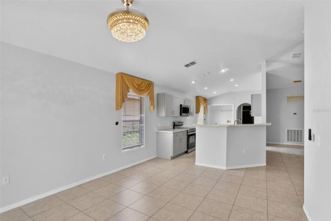 Casa en venta en Haines City, Florida, 3 dormitorios, 138.33 m2 № 2197935 - foto 7