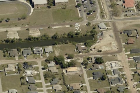 Land in Cape Coral, Florida № 2160928 - photo 4