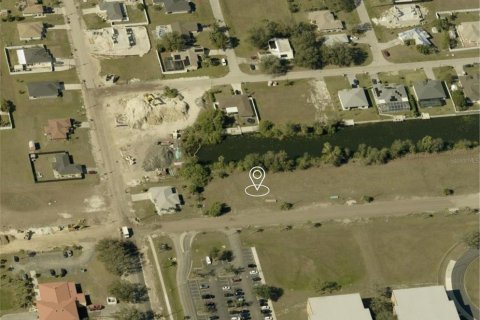 Land in Cape Coral, Florida № 2160928 - photo 2