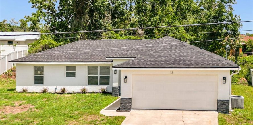 House in Ocala, Florida 3 bedrooms, 130.43 sq.m. № 2201774