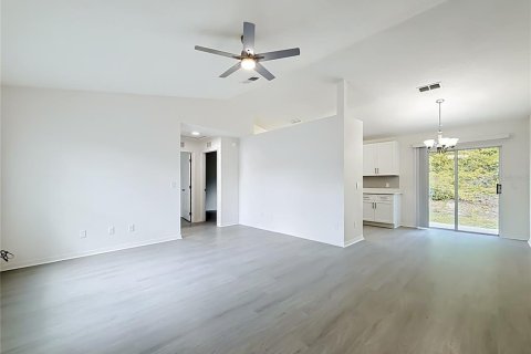 House in Ocala, Florida 3 bedrooms, 130.43 sq.m. № 2201774 - photo 9