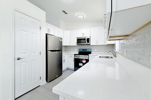 House in Ocala, Florida 3 bedrooms, 130.43 sq.m. № 2201774 - photo 14