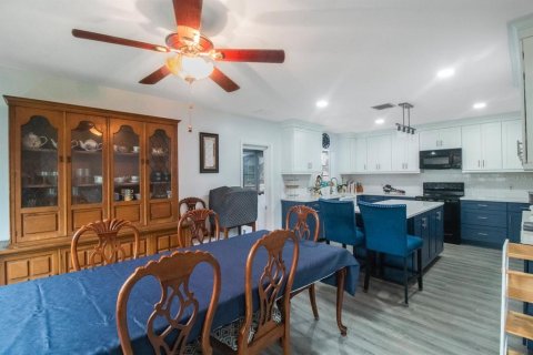 House in Valrico, Florida 3 bedrooms, 172.61 sq.m. № 1519984 - photo 20