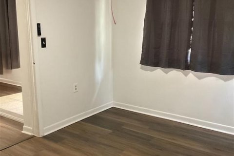 Casa en venta en Dade City, Florida, 2 dormitorios, 70.61 m2 № 1856391 - foto 4