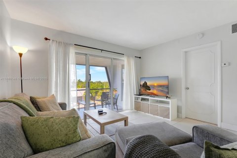 Condominio en alquiler en Oakland Park, Florida, 1 dormitorio, 55.74 m2 № 1929020 - foto 4