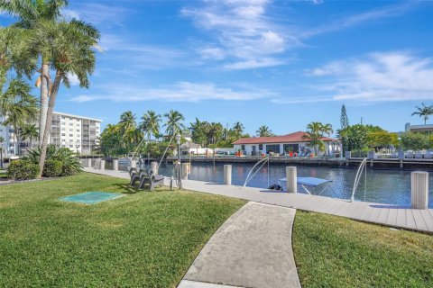 Condominio en alquiler en Oakland Park, Florida, 1 dormitorio, 55.74 m2 № 1929020 - foto 18