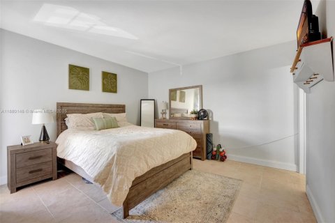 Condominio en alquiler en Oakland Park, Florida, 1 dormitorio, 55.74 m2 № 1929020 - foto 12
