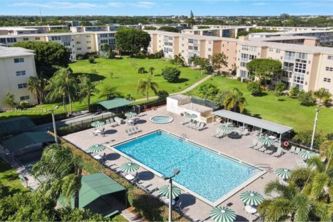 Condo in Boynton Beach, Florida, 1 bedroom  № 2020250 - photo 21