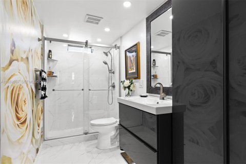 Condo in Boynton Beach, Florida, 1 bedroom  № 2020250 - photo 13