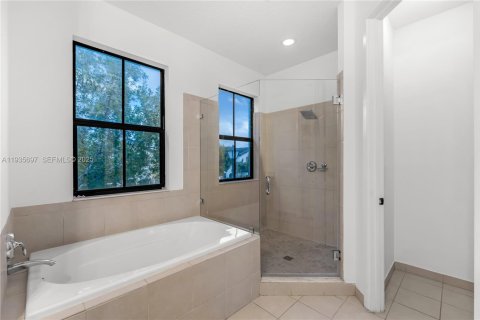 Casa en alquiler en Hialeah, Florida, 3 dormitorios, 212.84 m2 № 1993820 - foto 15