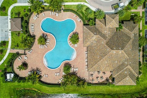 Casa en alquiler en Hialeah, Florida, 3 dormitorios, 212.84 m2 № 1993820 - foto 29
