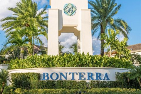 Casa en alquiler en Hialeah, Florida, 3 dormitorios, 212.84 m2 № 1993820 - foto 25