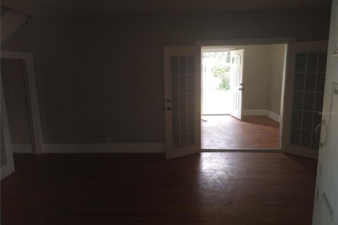 Commercial property in Tampa, Florida 136.01 sq.m. № 214494 - photo 21