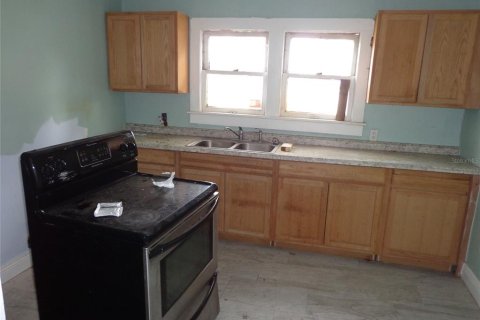 Commercial property in Tampa, Florida 136.01 sq.m. № 214494 - photo 10