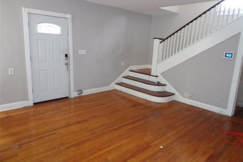 Commercial property in Tampa, Florida 136.01 sq.m. № 214494 - photo 7