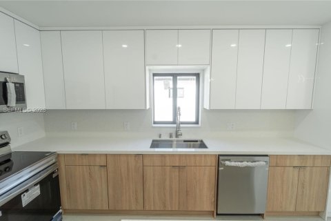 Купить виллу или дом в Майами, Флорида 4 спальни, 138.89м2, № 2005671 - фото 17