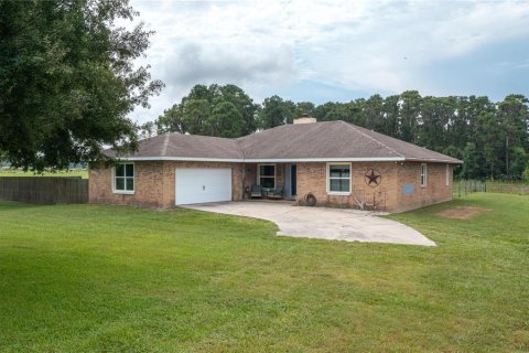House in Winter Haven, Florida 3 bedrooms, 251.02 sq.m. № 2166883 - photo 2